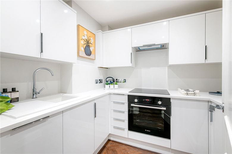 2 bedroom flat, Grosvenor Square, Mayfair W1K - Available