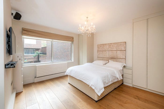 2 bedroom flat, Ebury Street, Belgravia SW1W - Available