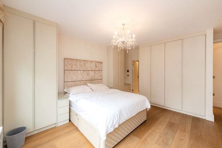 2 bedroom flat, Ebury Street, Belgravia SW1W - Available