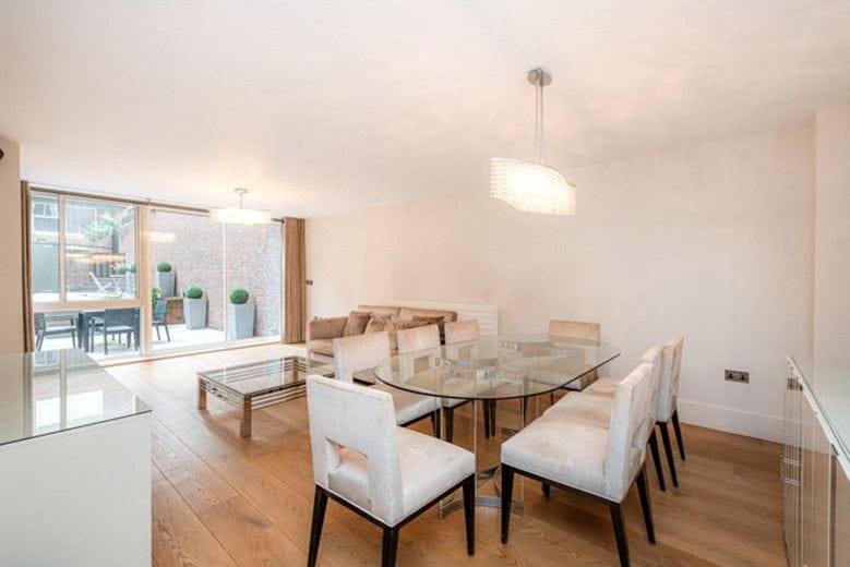 2 bedroom flat, Ebury Street, Belgravia SW1W - Available