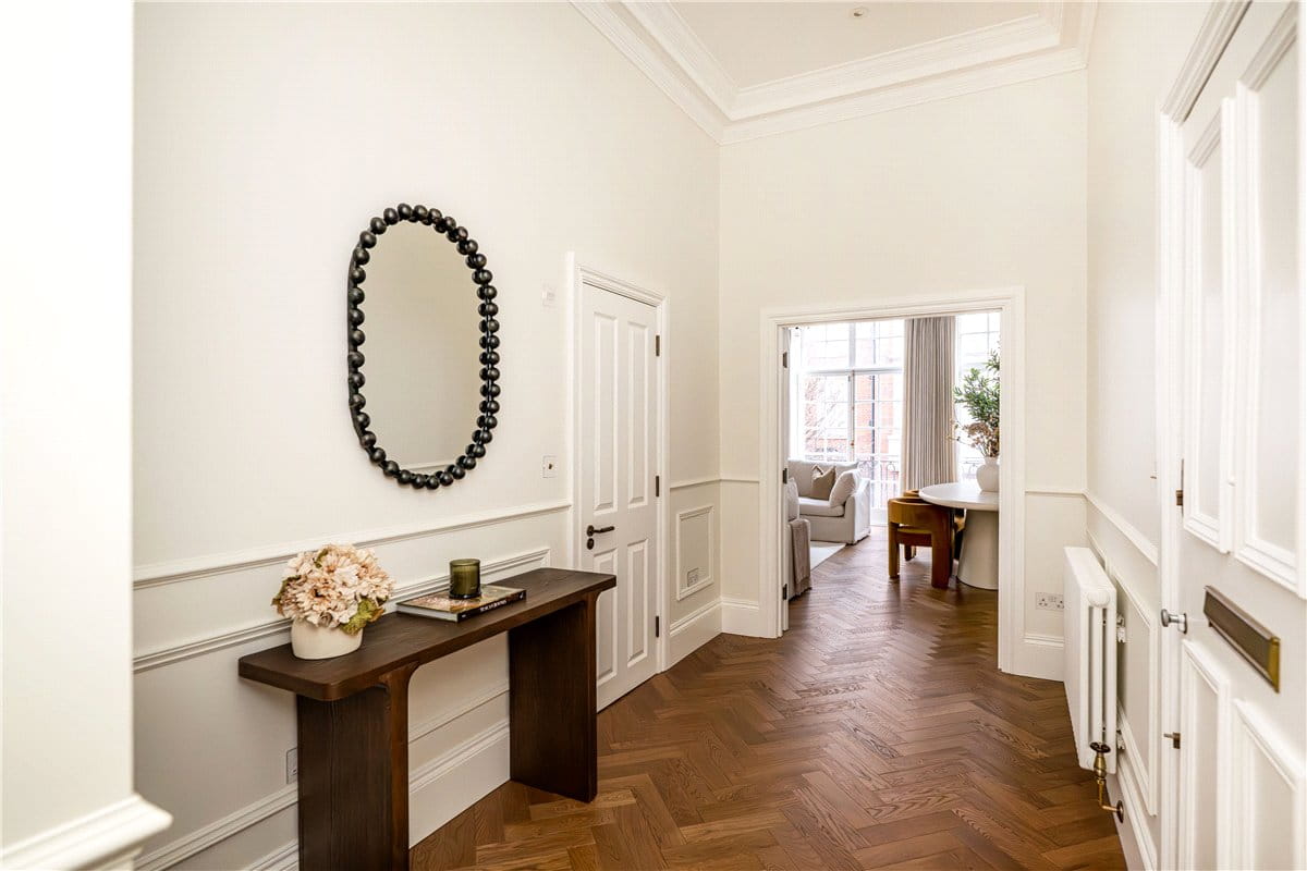 1 bedroom flat, Upper Brook Street, Mayfair W1K - Available