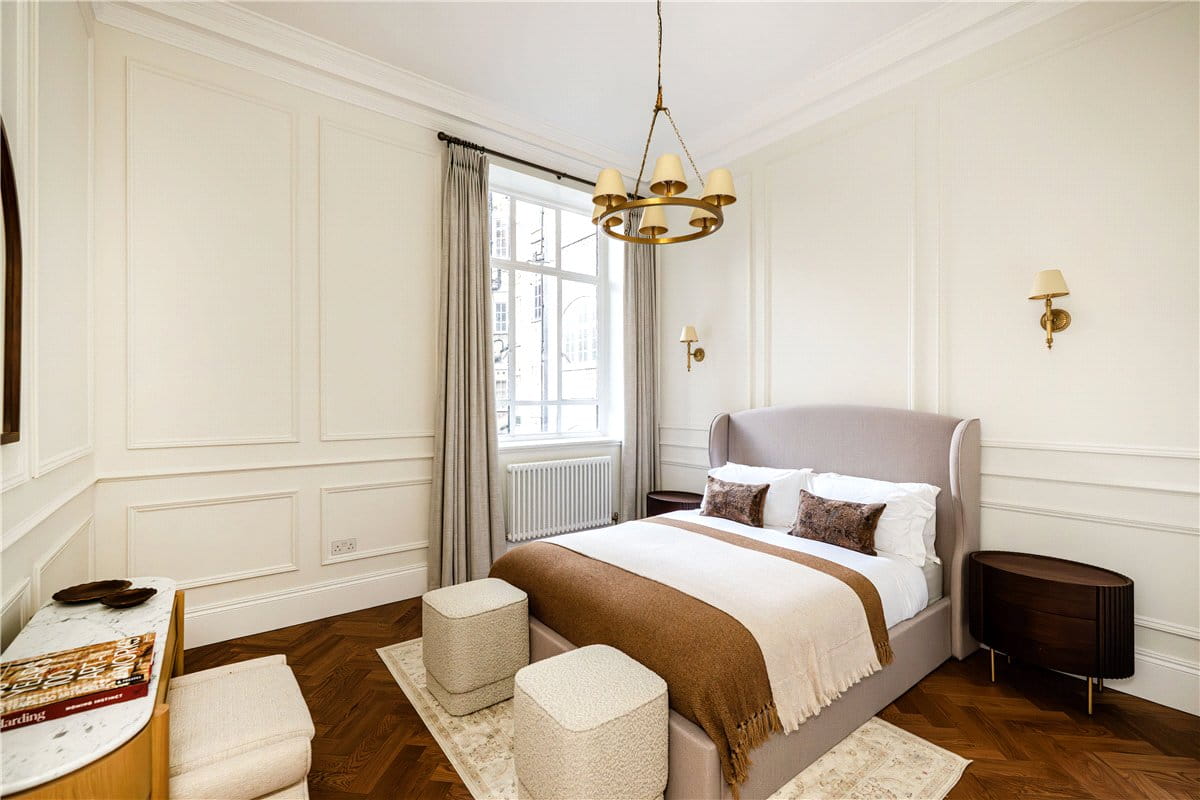 1 bedroom flat, Upper Brook Street, Mayfair W1K - Available