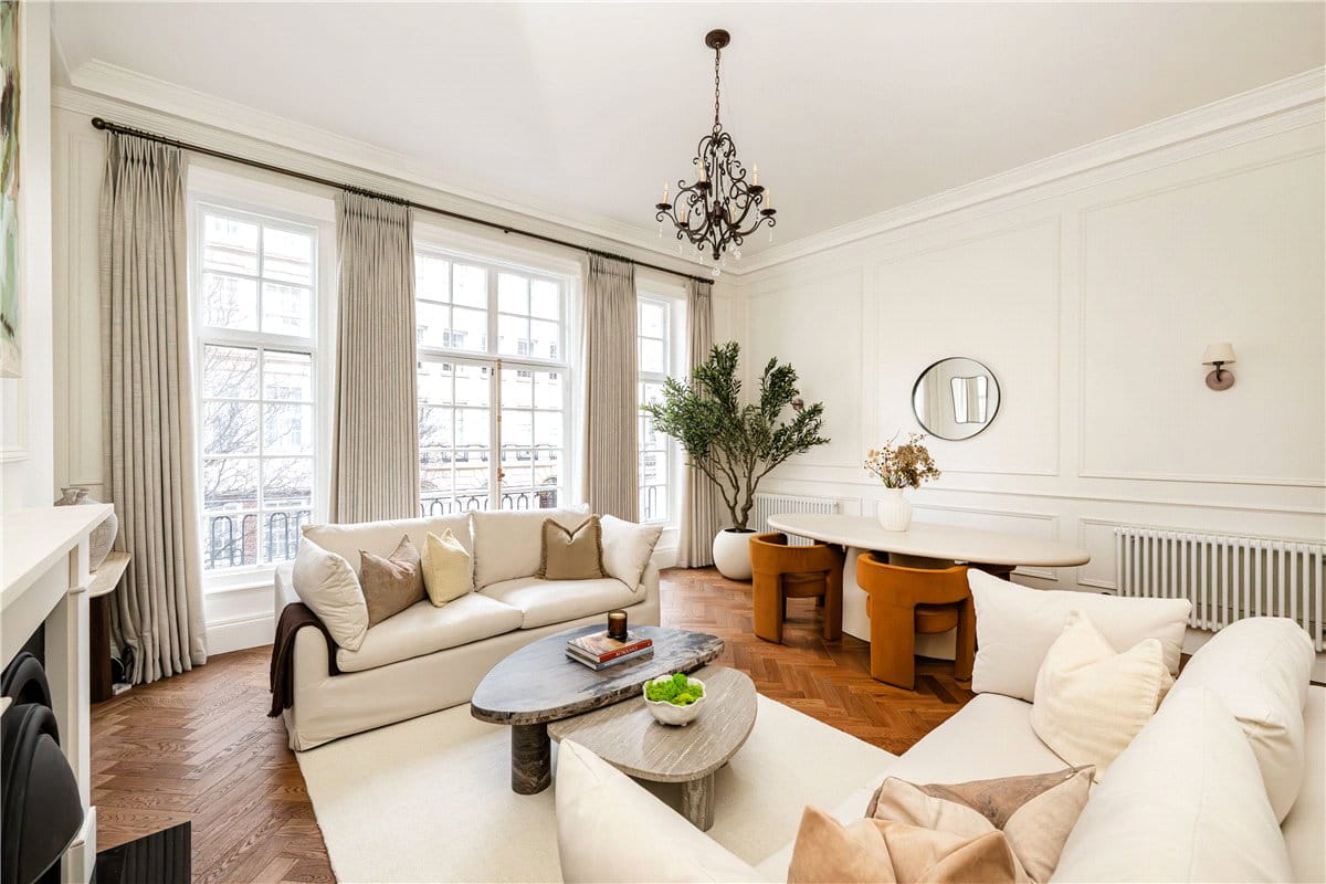 1 bedroom flat, Upper Brook Street, Mayfair W1K - Available