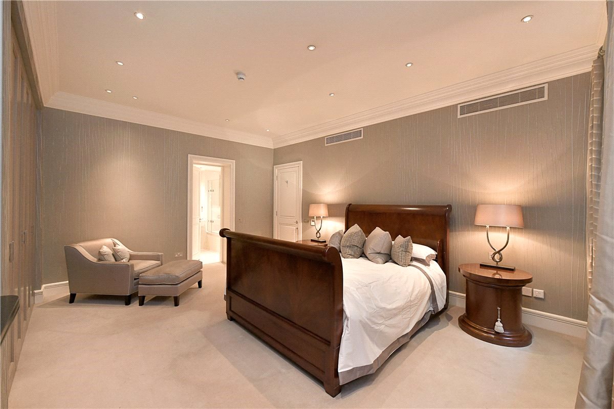4 bedroom flat, Upper Grosvenor Street, Mayfair W1K - Available