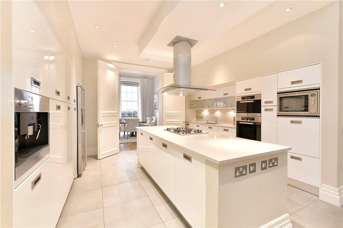 4 bedroom flat, Upper Grosvenor Street, Mayfair W1K - Available