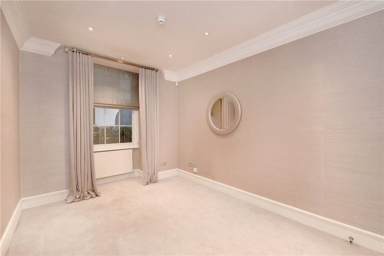 4 bedroom flat, Upper Grosvenor Street, Mayfair W1K - Available