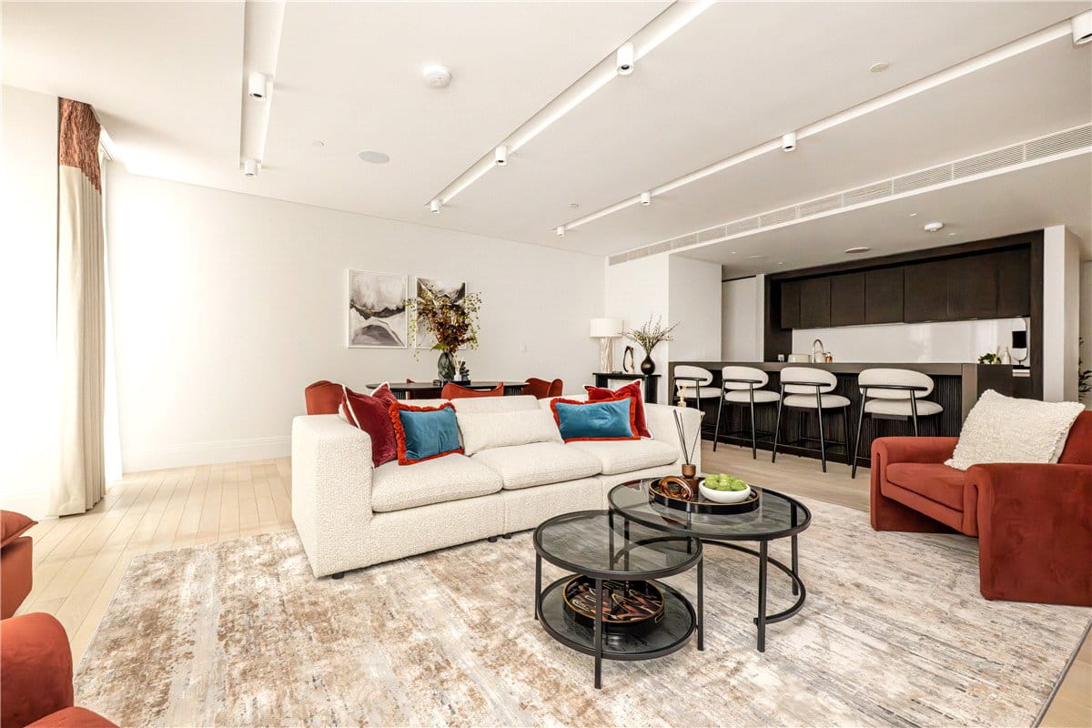 2 bedroom flat, Cork Street, Mayfair W1S - Available