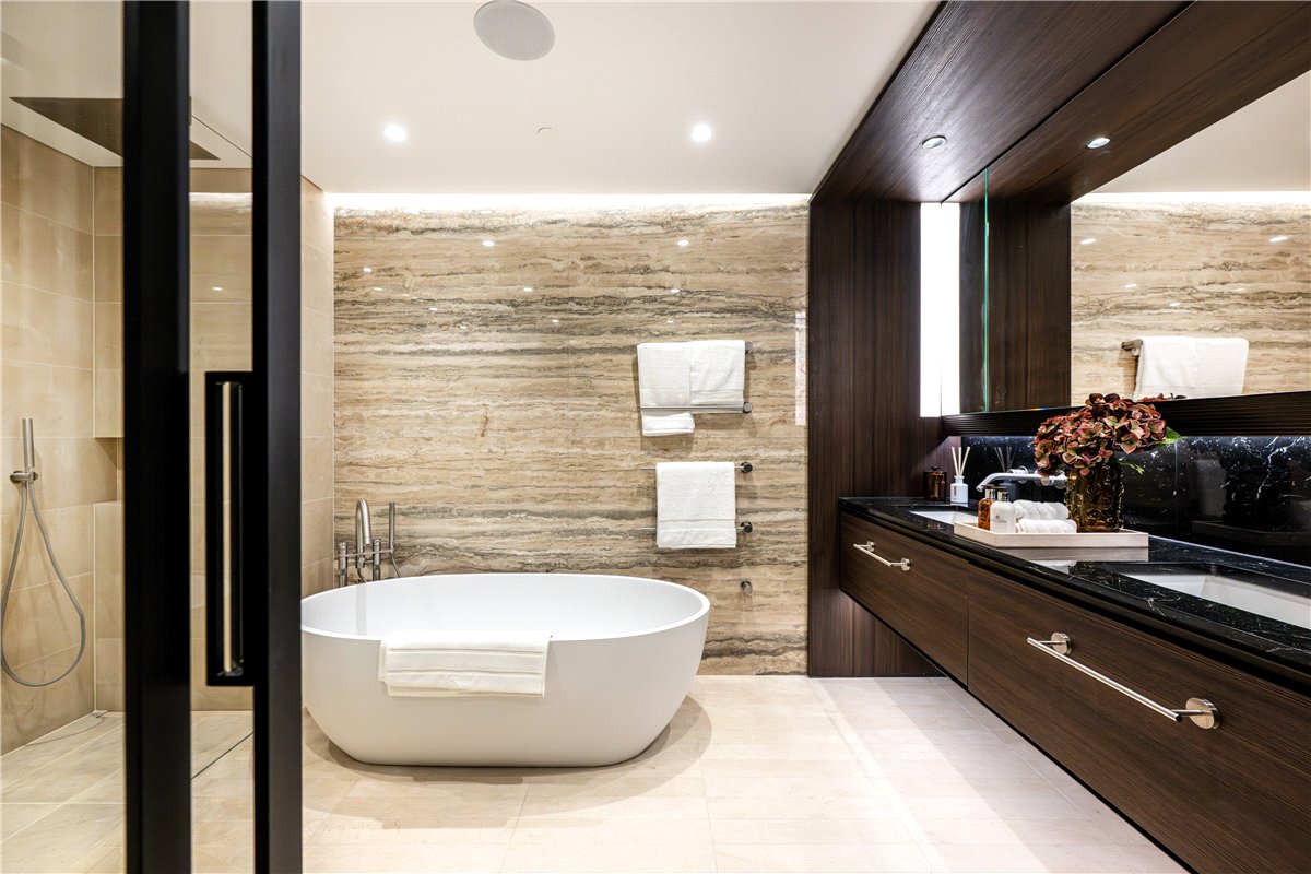 2 bedroom flat, Cork Street, Mayfair W1S - Available