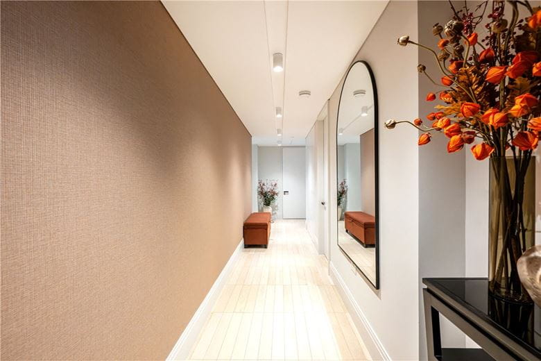 2 bedroom flat, Cork Street, Mayfair W1S - Available