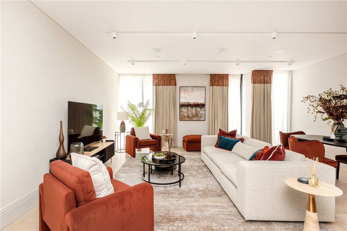 2 bedroom flat, Cork Street, Mayfair W1S - Available