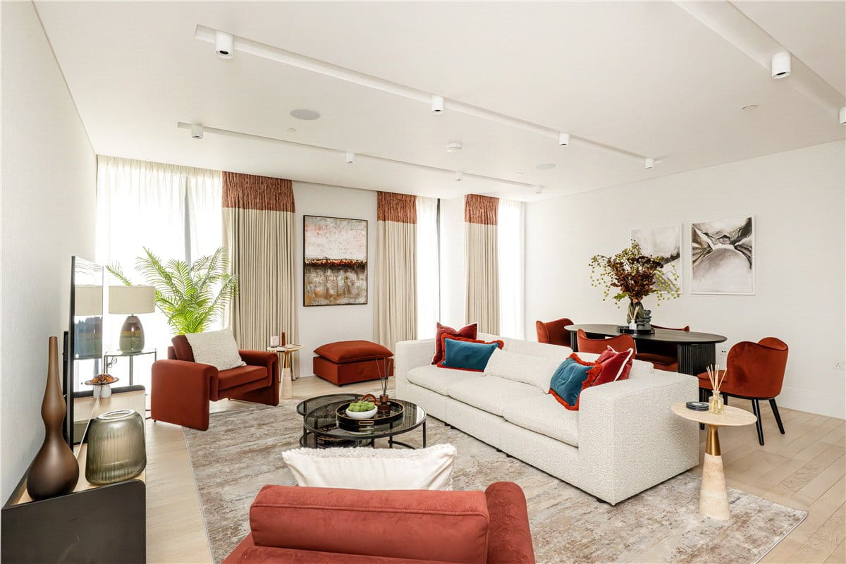 2 bedroom flat, Cork Street, Mayfair W1S - Available