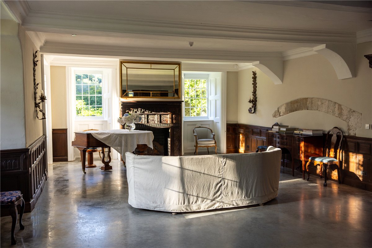 11 bedroom house, Talsarnau, Gwynedd LL47 - Available