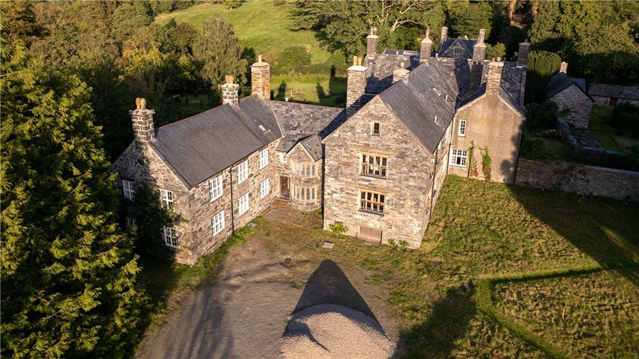 11 bedroom house, Talsarnau, Gwynedd LL47 - Available