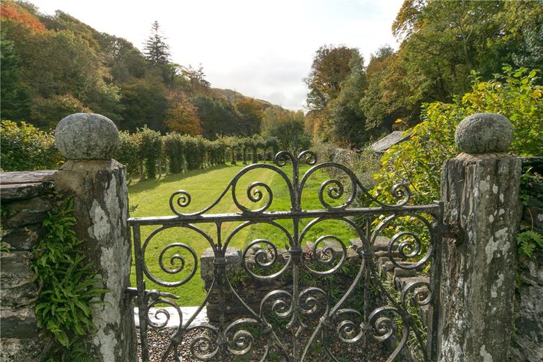 11 bedroom house, Talsarnau, Gwynedd LL47 - Available