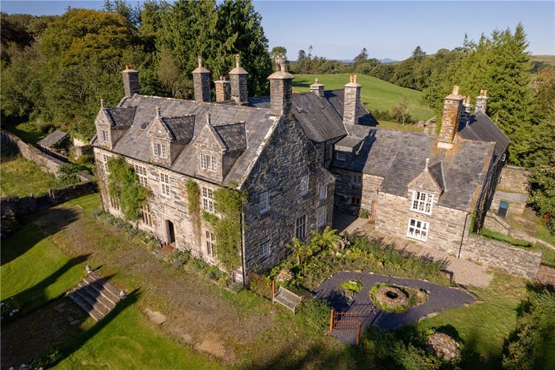 11 bedroom house, Talsarnau, Gwynedd LL47 - Available