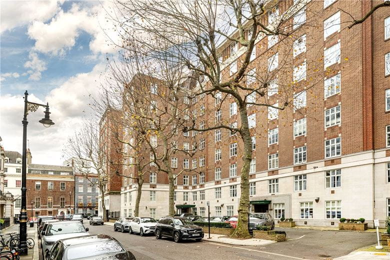 1 bedroom flat, Chesterfield Gardens, Mayfair W1J - Available
