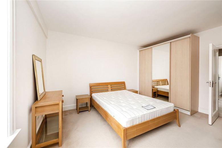 1 bedroom flat, Chesterfield Gardens, Mayfair W1J - Available