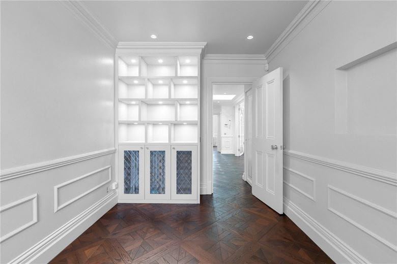 3 bedroom flat, Eaton Place, Belgravia SW1X - Available