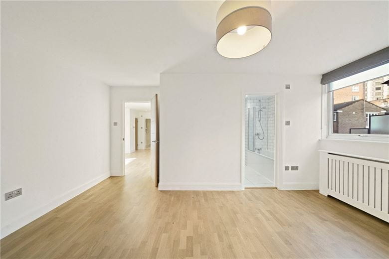 3 bedroom flat, William Mews, London SW1X - Available