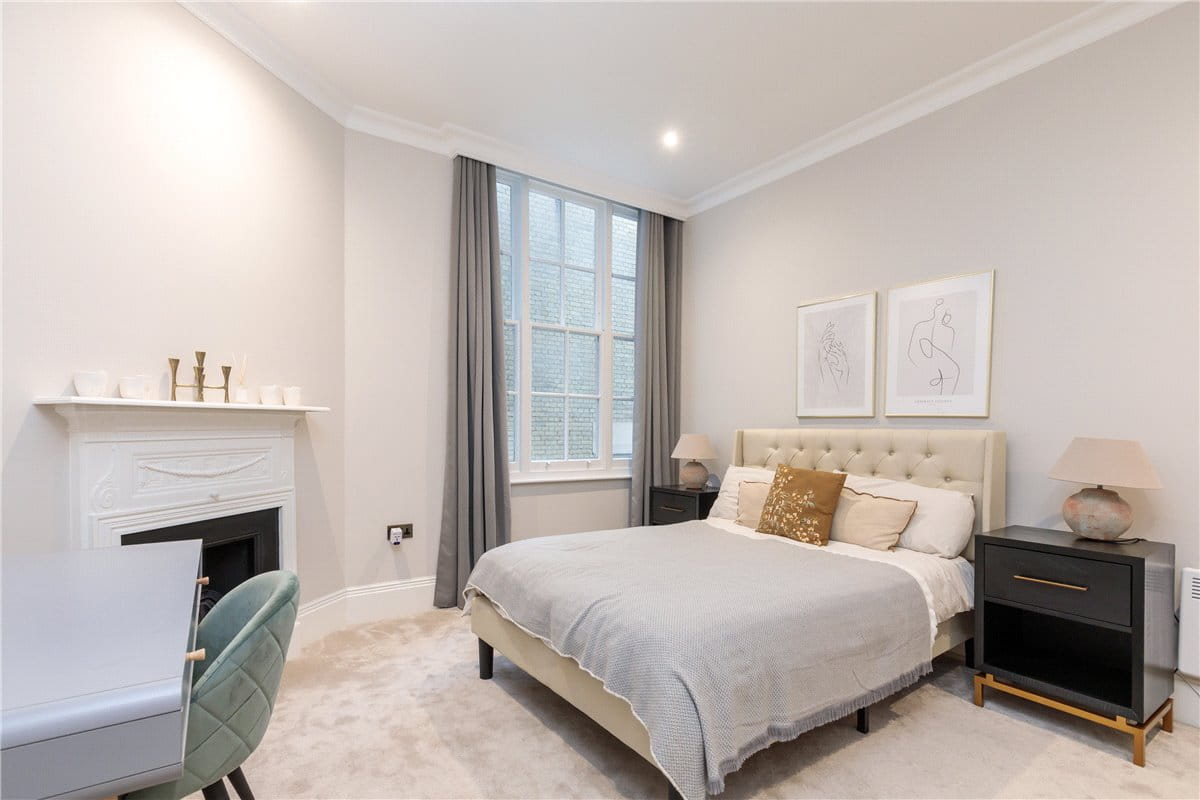 3 bedroom flat, Montagu Mansions, Marylebone W1U - Let Agreed