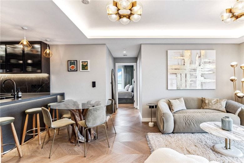 3 bedroom flat, Cleveland Street, Fitzrovia W1T - Let Agreed