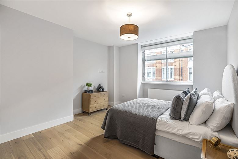 2 bedroom flat, New Cavendish Street, Marylebone W1G - Available