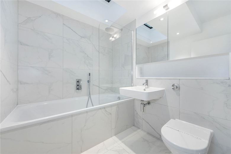 3 bedroom house, Welbeck Way, Marylebone W1G - Available