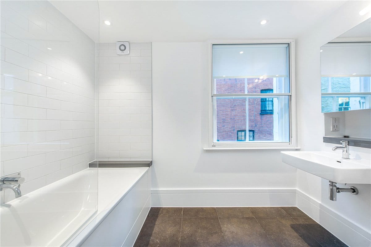 3 bedroom house, Welbeck Way, Marylebone W1G - Available