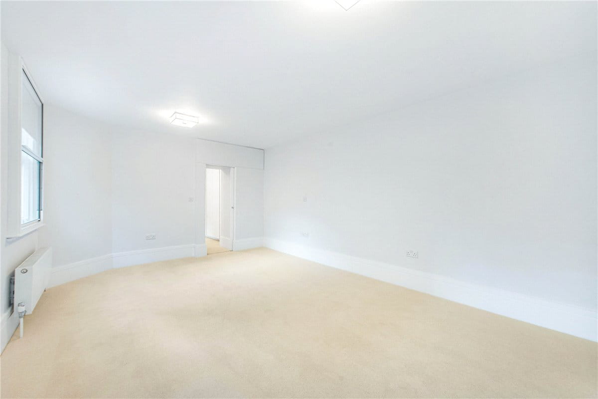 3 bedroom house, Welbeck Way, Marylebone W1G - Available