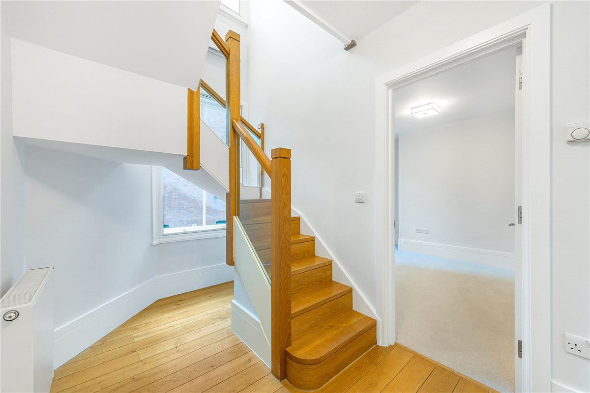 3 bedroom house, Welbeck Way, Marylebone W1G - Available