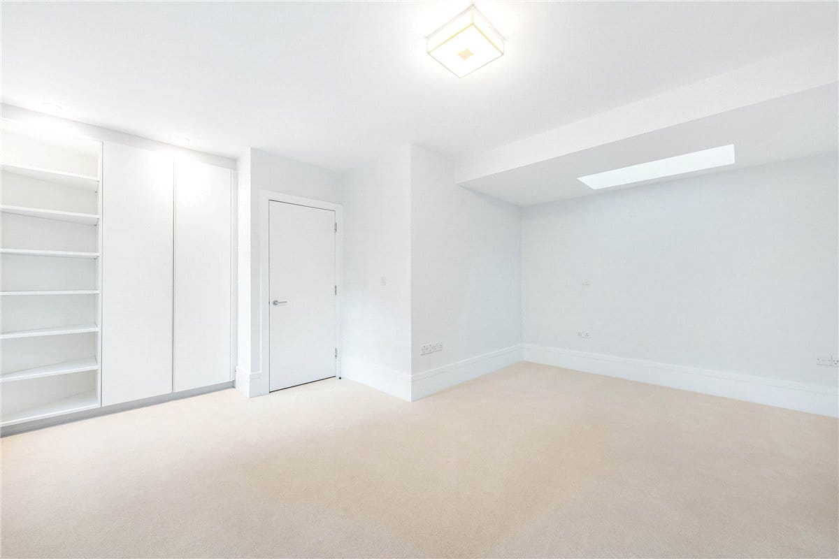 3 bedroom house, Welbeck Way, Marylebone W1G - Available