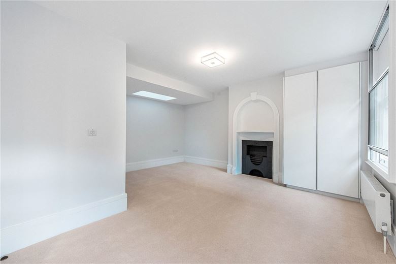 3 bedroom house, Welbeck Way, Marylebone W1G - Available