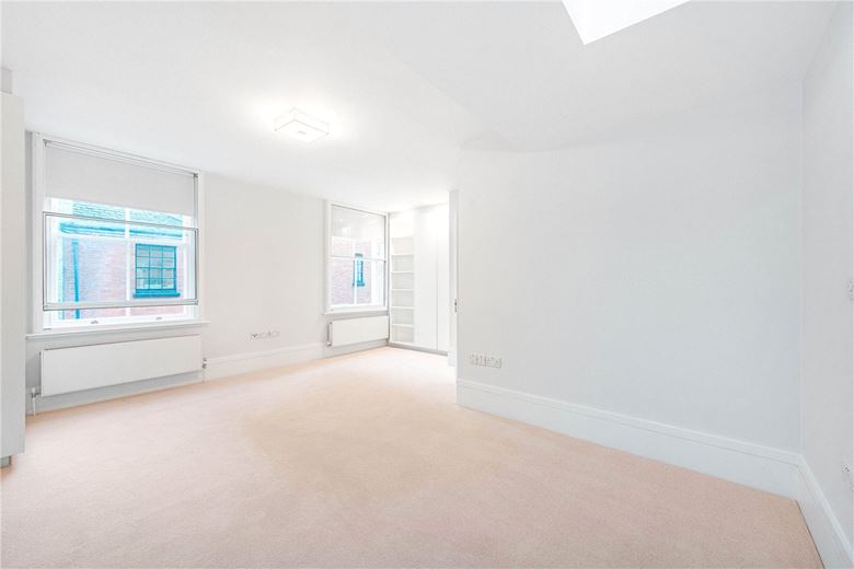 3 bedroom house, Welbeck Way, Marylebone W1G - Available