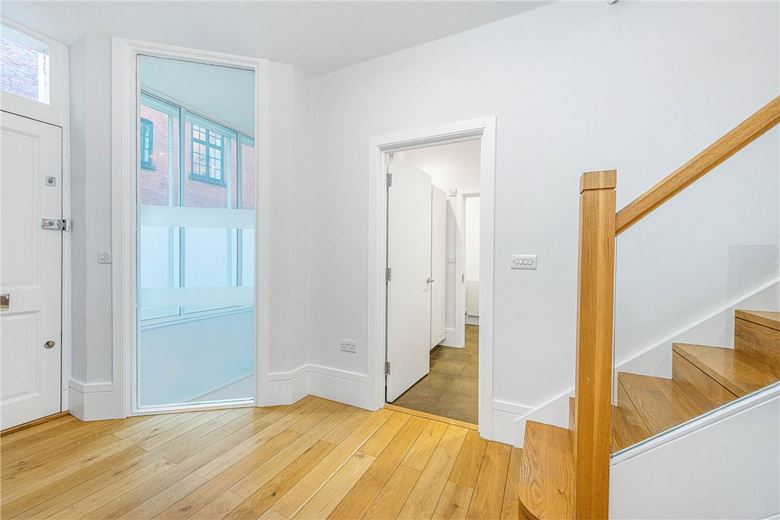 3 bedroom house, Welbeck Way, Marylebone W1G - Available