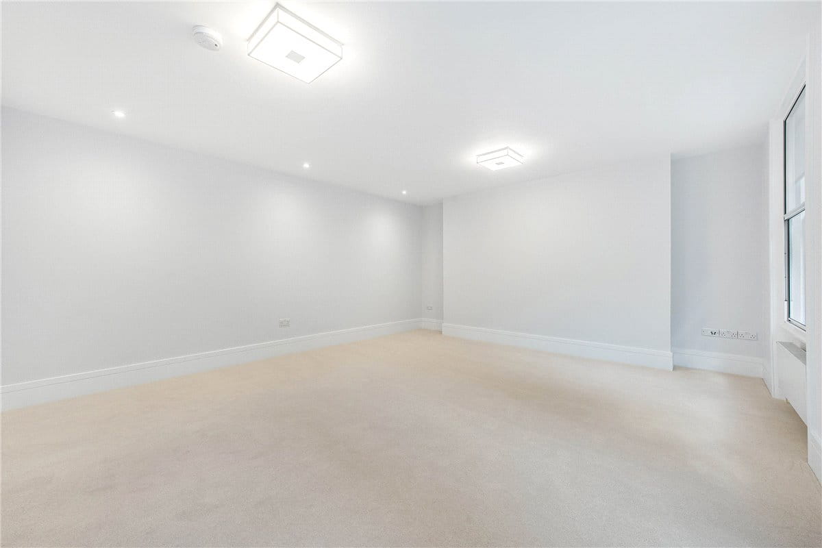 3 bedroom house, Welbeck Way, Marylebone W1G - Available