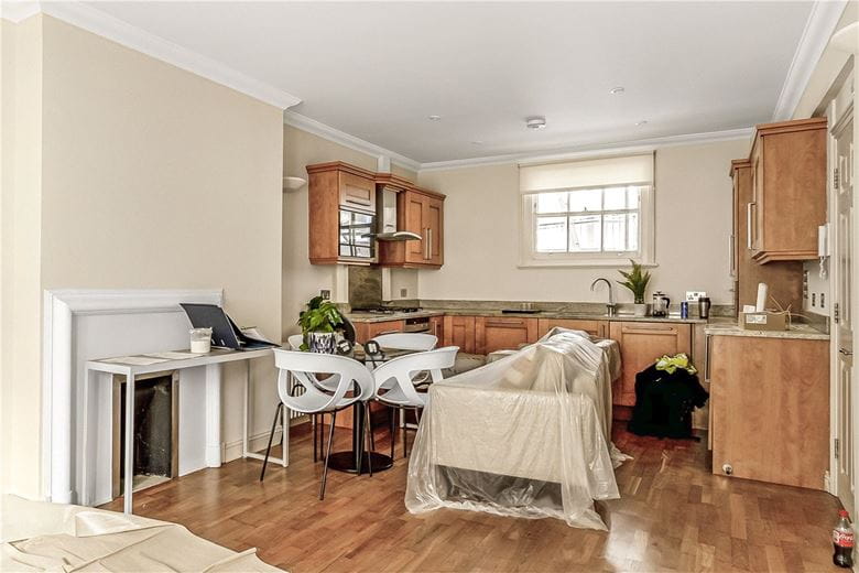 2 bedroom flat, Duchess Mews, Marylebone W1G - Available