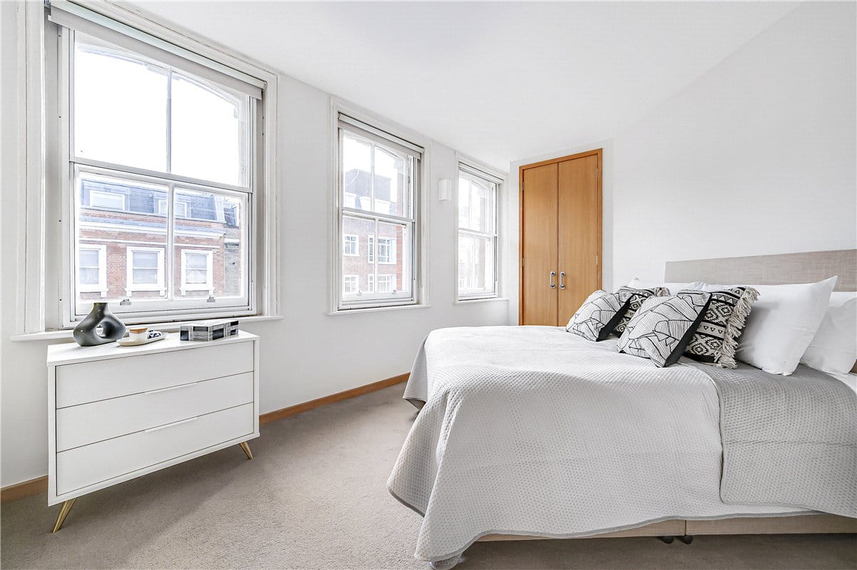 2 bedroom flat, Marylebone High Street, London W1U - Available