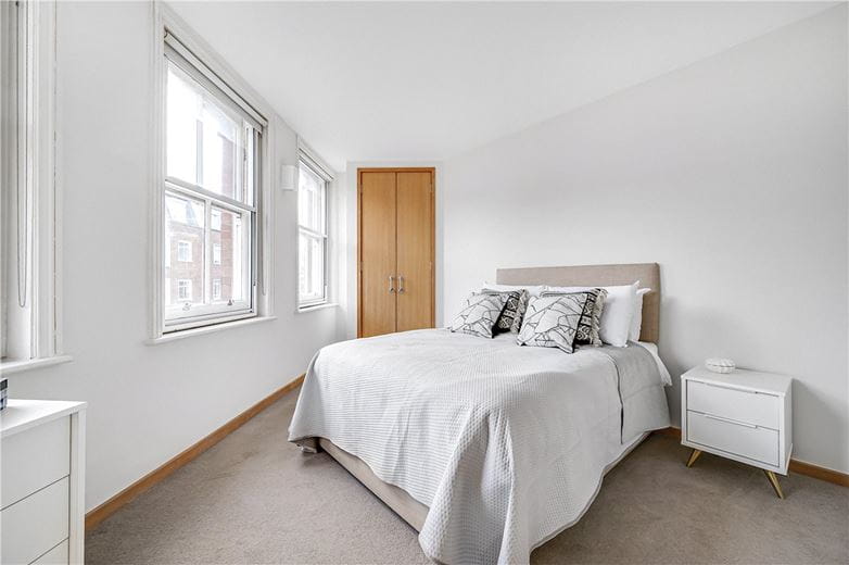 2 bedroom flat, Marylebone High Street, London W1U - Available