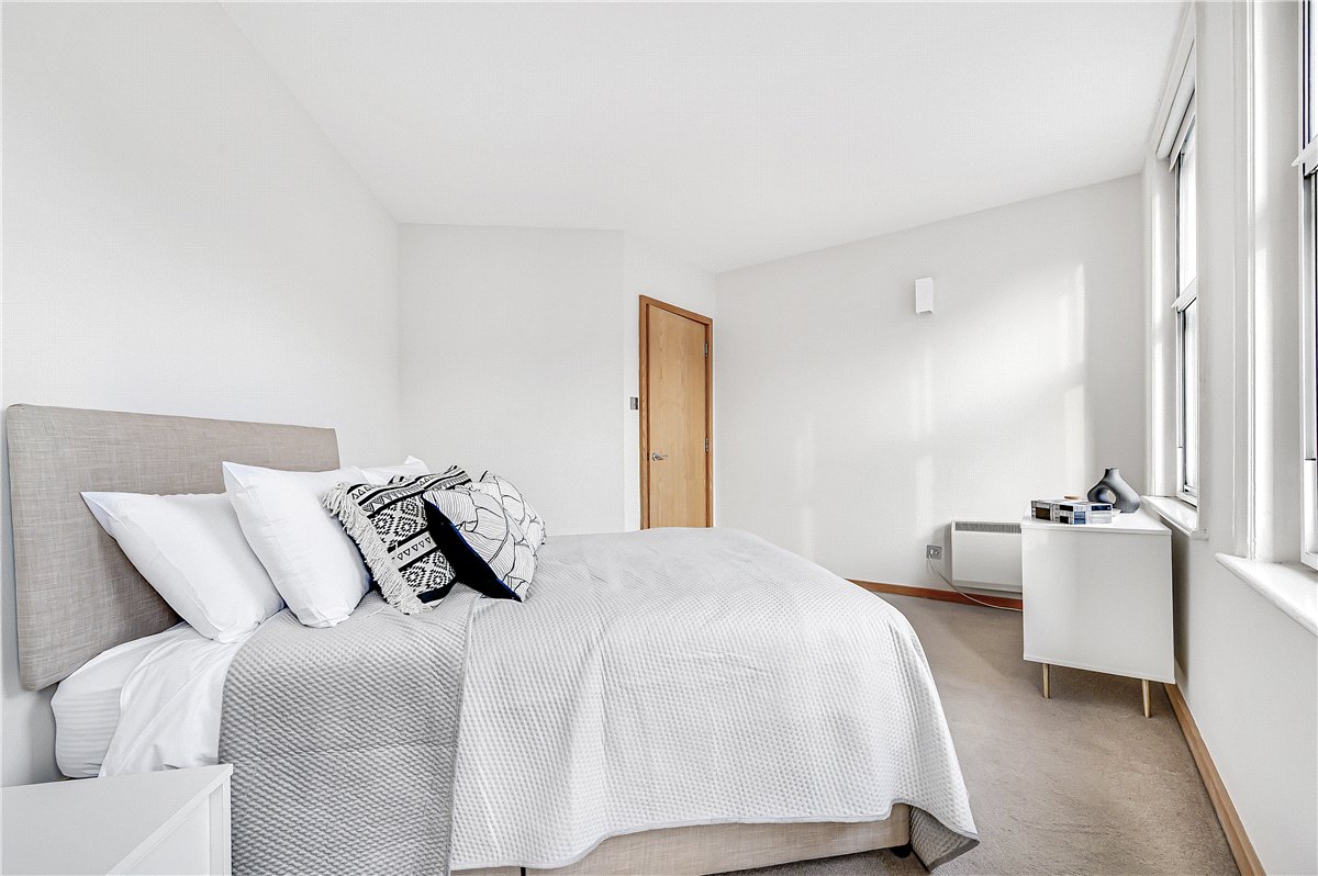 2 bedroom flat, Marylebone High Street, London W1U - Available