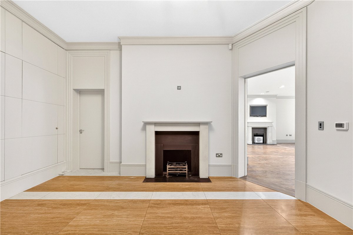 4 bedroom flat, Marylebone Road, Marylebone NW1 - Available