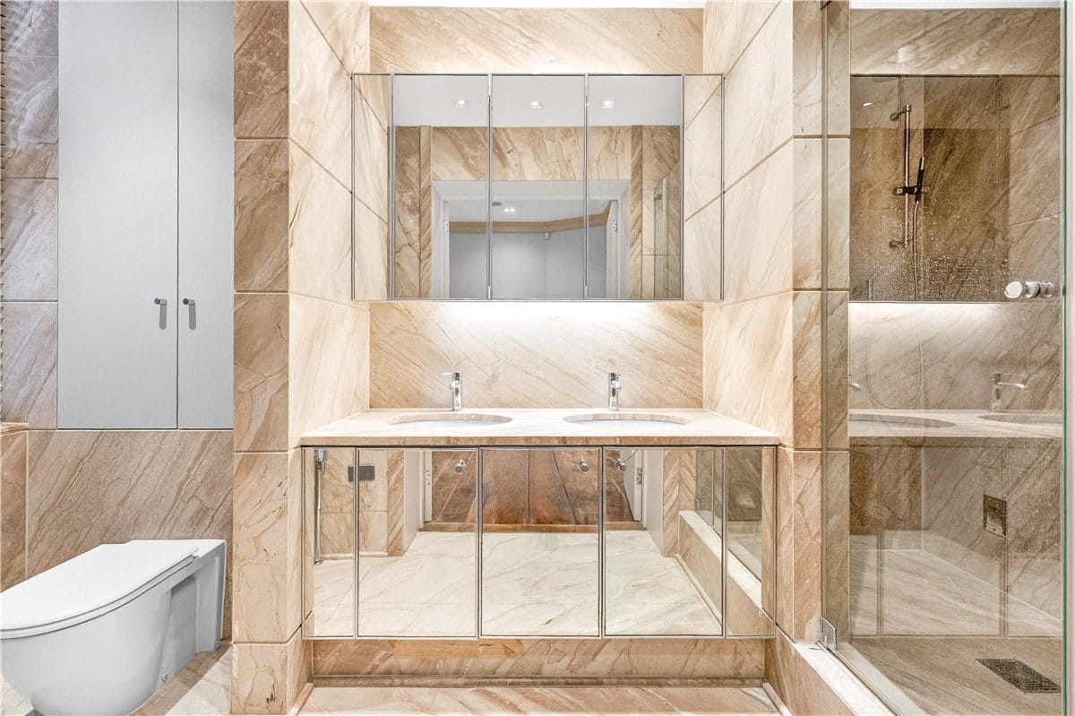 4 bedroom flat, Marylebone Road, Marylebone NW1 - Available