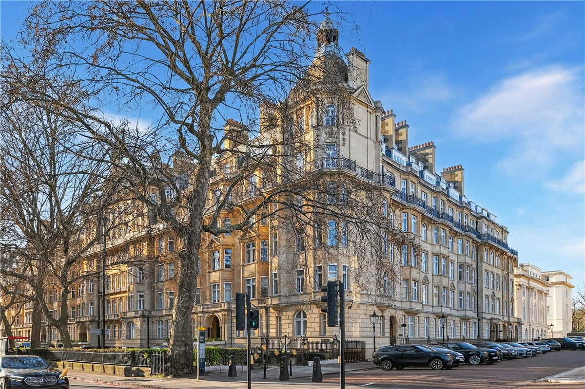 4 bedroom flat, Marylebone Road, Marylebone NW1 - Available
