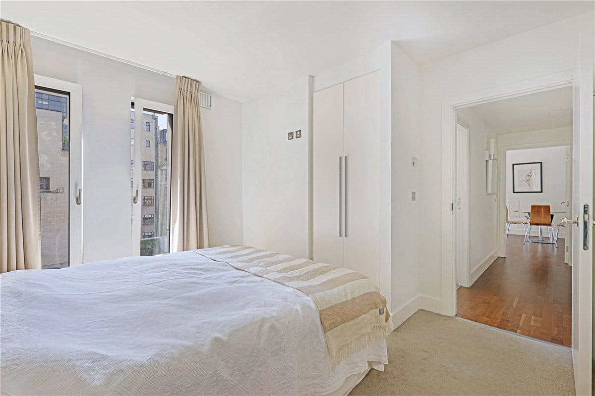 2 bedroom flat, Weymouth Street, London W1W - Available