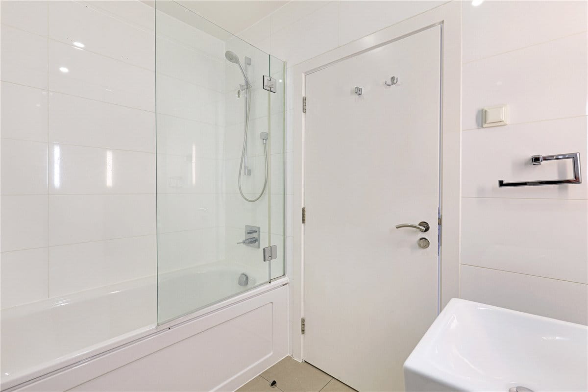 2 bedroom flat, Weymouth Street, London W1W - Available