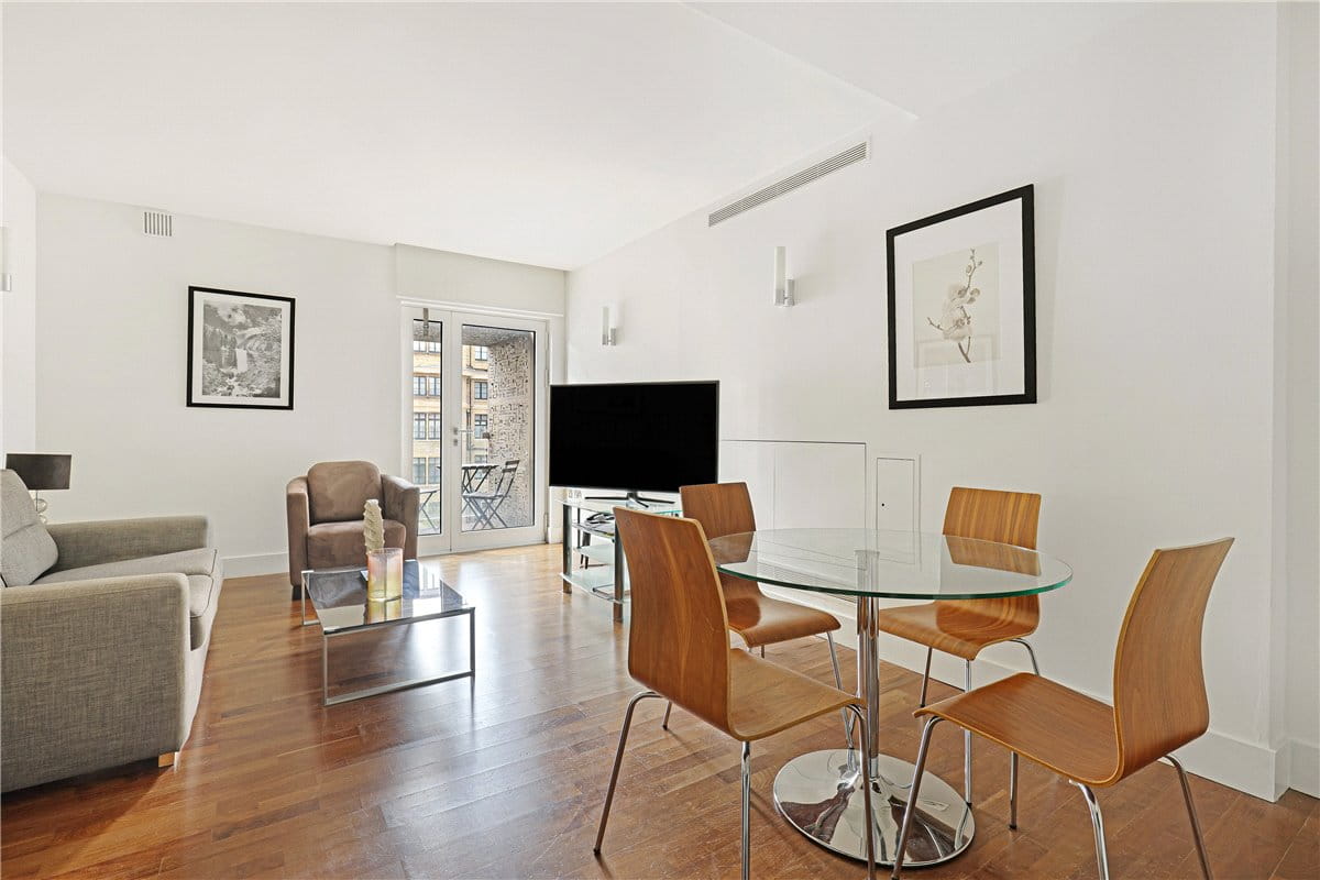 2 bedroom flat, Weymouth Street, London W1W - Available