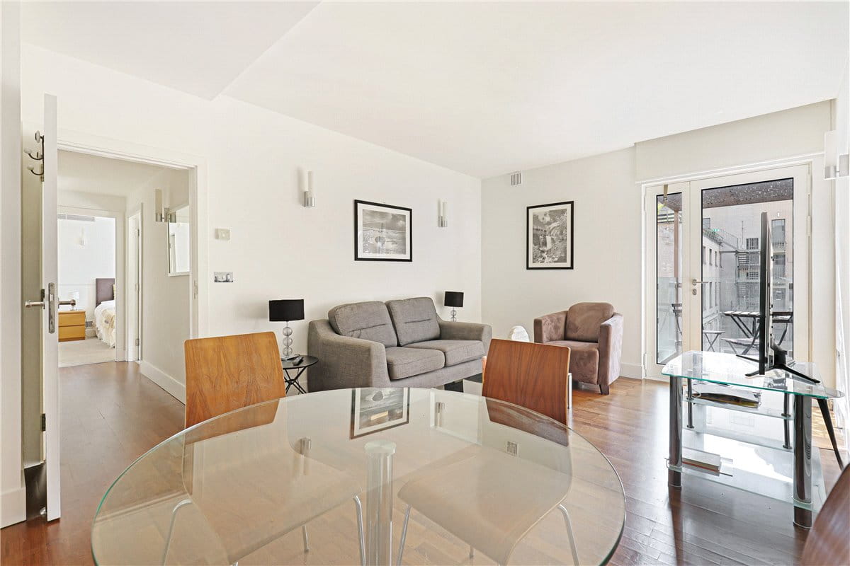 2 bedroom flat, Weymouth Street, London W1W - Available