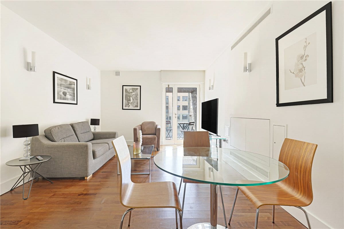2 bedroom flat, Weymouth Street, London W1W - Available