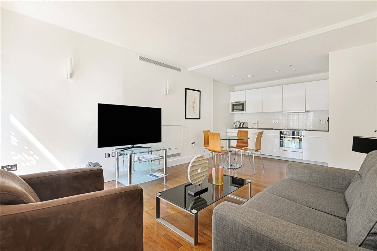 2 bedroom flat, Weymouth Street, London W1W - Available