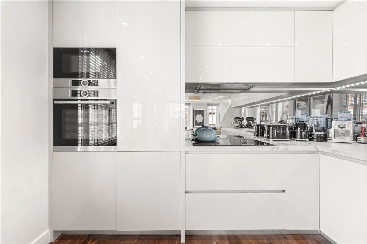 2 bedroom maisonette, Marylebone Street, London W1G - Available