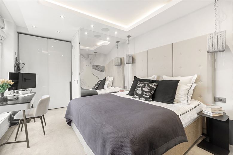 2 bedroom maisonette, Marylebone Street, London W1G - Available